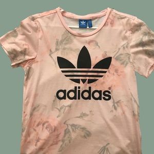 💗🌷🌹ADIDAS FADED ROSE FLORAL T-SHIRT💗🌷🌹